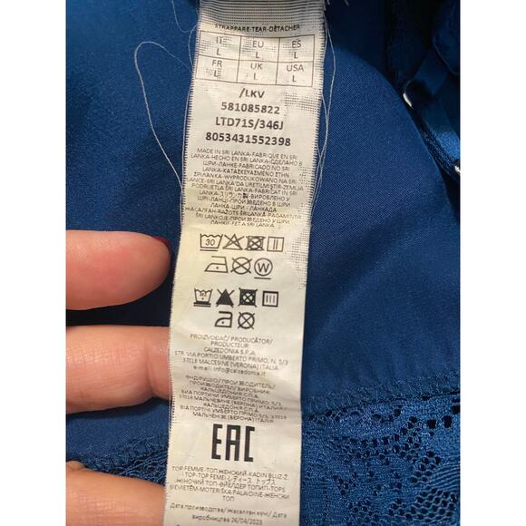 Intimissimi Lace and Silk V-neck Top cami in sapphire blue women's sz. Large - Picture 5 of 6